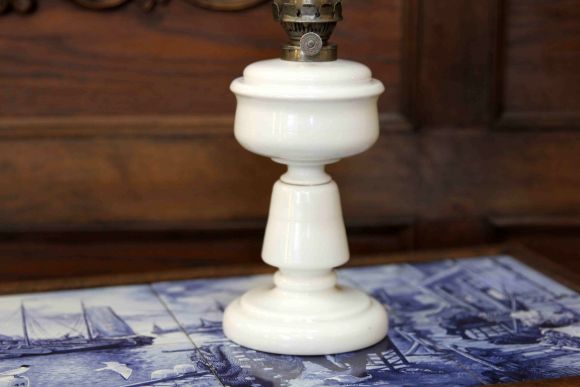 Винтажная керосиновая лампа из стекла. Европа. Начало 20 века