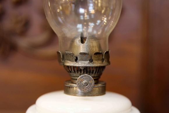 Винтажная керосиновая лампа из стекла. Европа. Начало 20 века