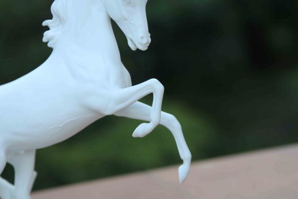 Фарфоровая статуэтка "Конь на дыбах" Kaiser / Кайзер. Германия.