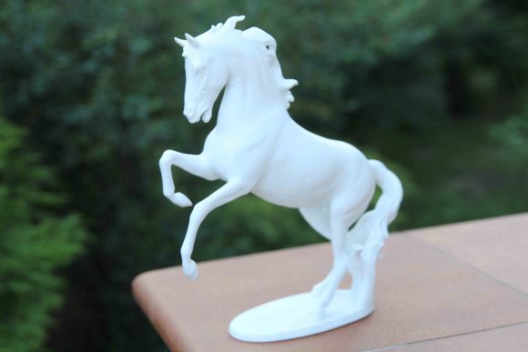 Фарфоровая статуэтка "Конь на дыбах" Kaiser / Кайзер. Германия.