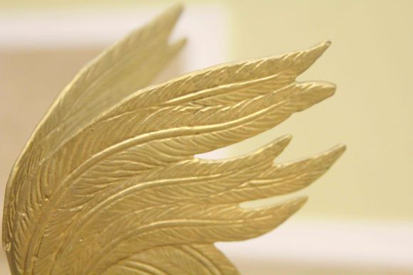 Композиция Бой петухов, украшена натуральным янтарем