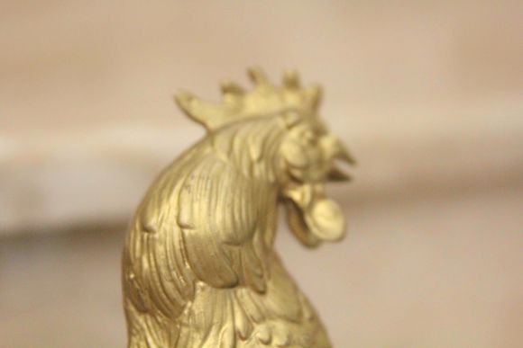 Композиция Бой петухов, украшена натуральным янтарем