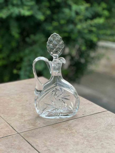 Хрустальный узкий графин