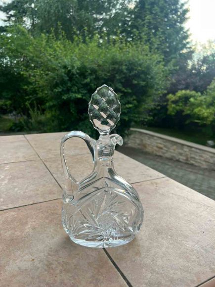 Хрустальный узкий графин