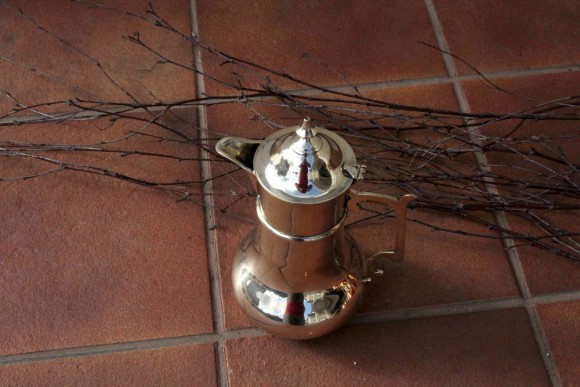 Идеальный старинный латунный кофейник