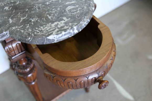 Самоварный дубовый столик с мраморной столешницей