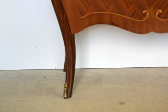 Антикварный комод в очень хорошем состоянии