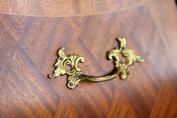 Антикварный комод в очень хорошем состоянии