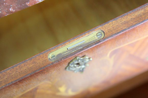 Антикварный комод в очень хорошем состоянии