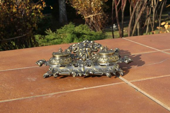 Старинная чернильница из бронзы. Европа. Начало 20 века