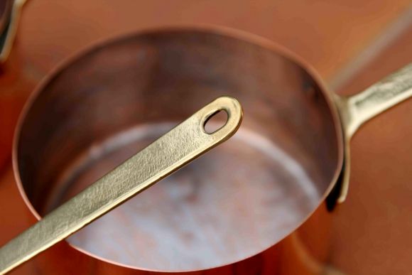 Набор тяжелых медных ковшей с латунными ручками