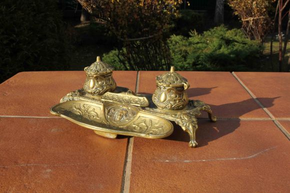 Старинная чернильница из бронзы с патиной. Европа. Начало 20 века