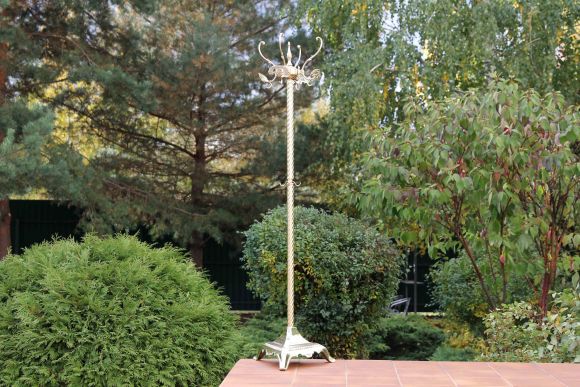 Винтажная латунная вешалка на интересной ноге