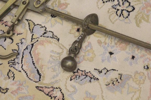 Необычные антикварные весы. Европа. Начало 20 века