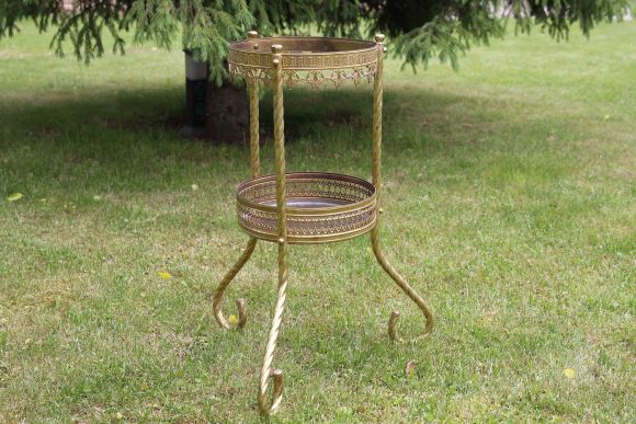 Винтажная подставка для цветов из латуни.