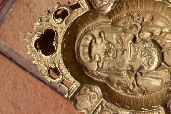 Невероятная пепельница. Вся в узорах и резьбе. Рог изобилия