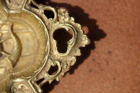 Невероятная пепельница. Вся в узорах и резьбе. Рог изобилия