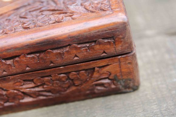 Большая резная деревянная шкатулка