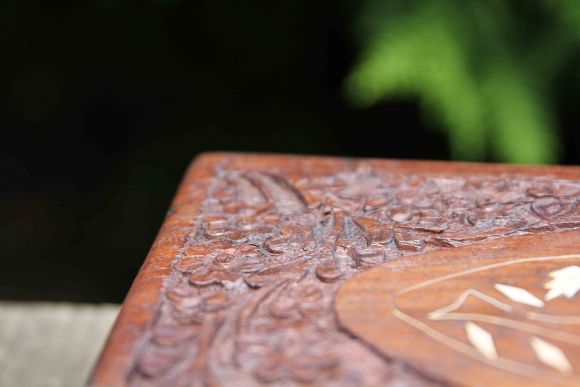 Большая резная деревянная шкатулка