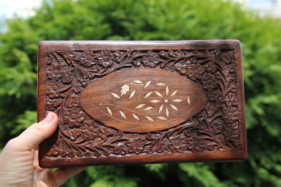 Большая резная деревянная шкатулка