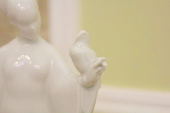 Статуэтка китаянка с попугаем KPM Berlin