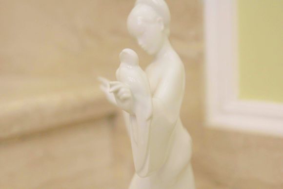 Статуэтка китаянка с попугаем KPM Berlin