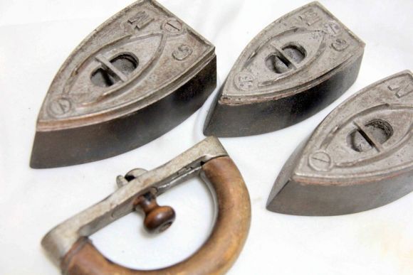 Очень редкий экземпляр утюга три в одном. Европа. начало 20 вв Очень редкий экземпляр утюга три в одном. Европа. начало 20 вв