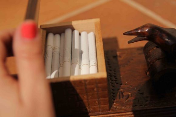 Редкая старинная сигаретница с птичкой. Европа. Начало 20 века