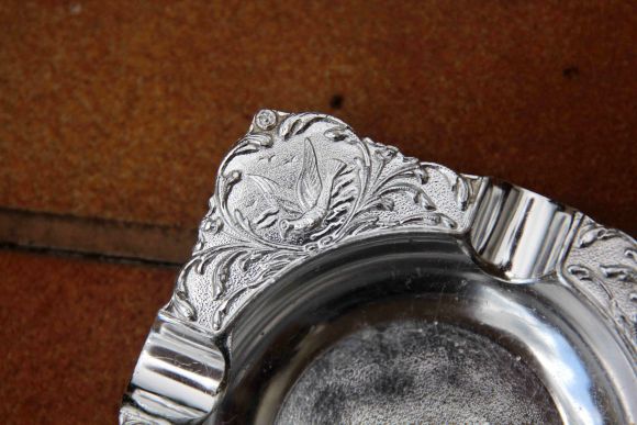 Компактная пепельница со служебной собакой. ПЕС