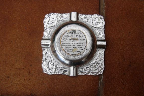 Компактная пепельница со служебной собакой. ПЕС