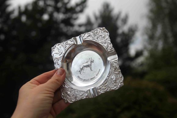 Компактная пепельница со служебной собакой. ПЕС