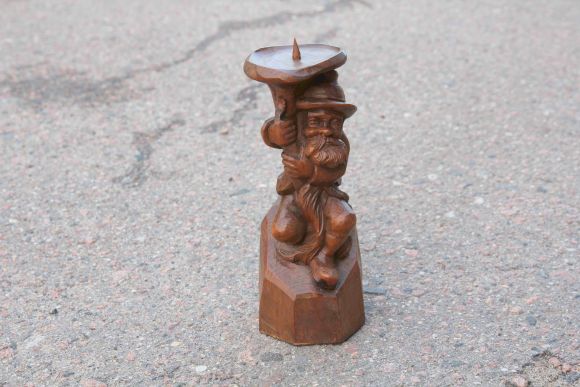 Деревянный подсвечник - лесной житель - ручная работа