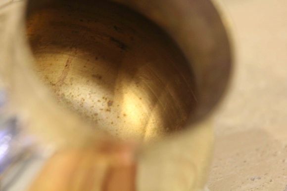 Небольшой, но очень толстостенный заварочный чайник