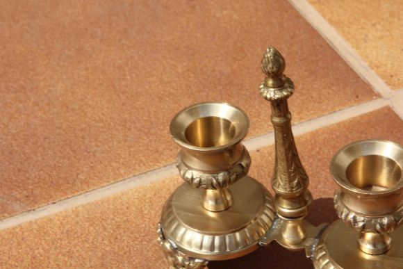 Отличный подсвечник на 2 свечи