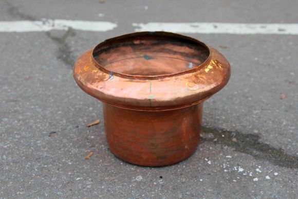 Старинное тяжелое медное кашпо ручной работы