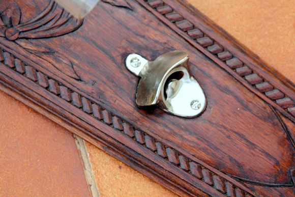 Старинный штопор на резной подставке