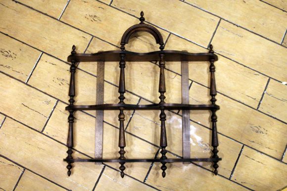 Старинная навесная легкая полка из дуба