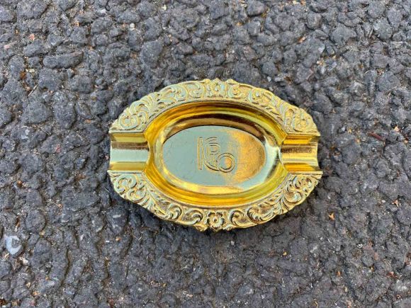 Латунная пепельница - форма овал. KRO