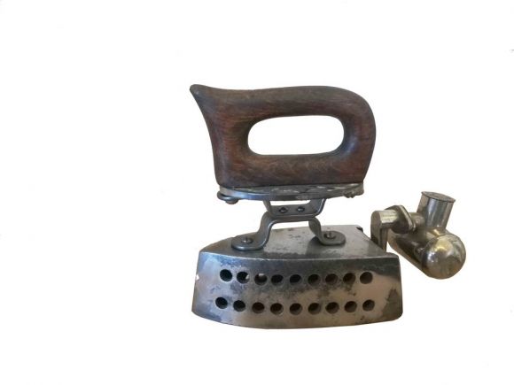 Старинный газовый утюг