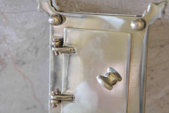 Резная латунная  вентиляционная решеточка "Глазок"