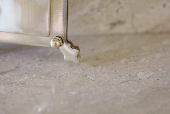 Резная латунная  вентиляционная решеточка "Глазок"