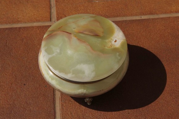 Волшебная Каменная шкатулочка из оникса. Идеальное состояние