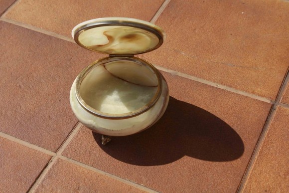 Волшебная Каменная шкатулочка из оникса. Идеальное состояние