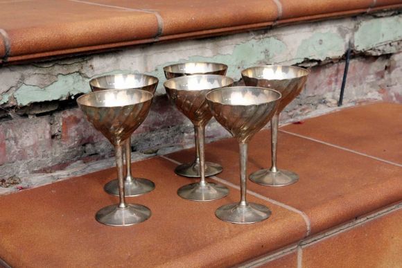 Изящные бокалы для благородных напитков. Металл. Серебрение