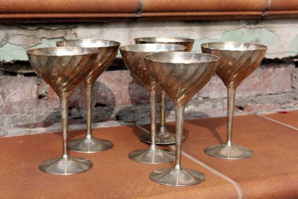 Изящные бокалы для благородных напитков. Металл. Серебрение