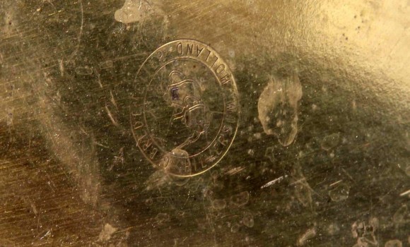 Медный чайник с фарфоровой ручкой, юбочкой и штампом