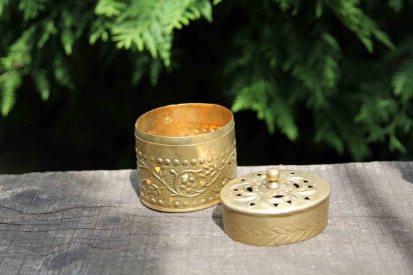 Латунная интересная шкатулочка в патине