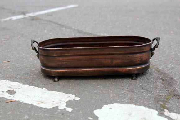 Медное красивое кашпо удлиненной формы 