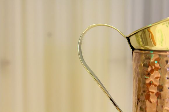 Восхитительный кувшин средних размеров