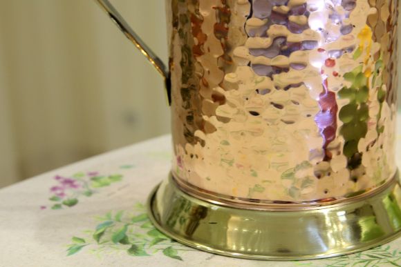 Восхитительный кувшин средних размеров